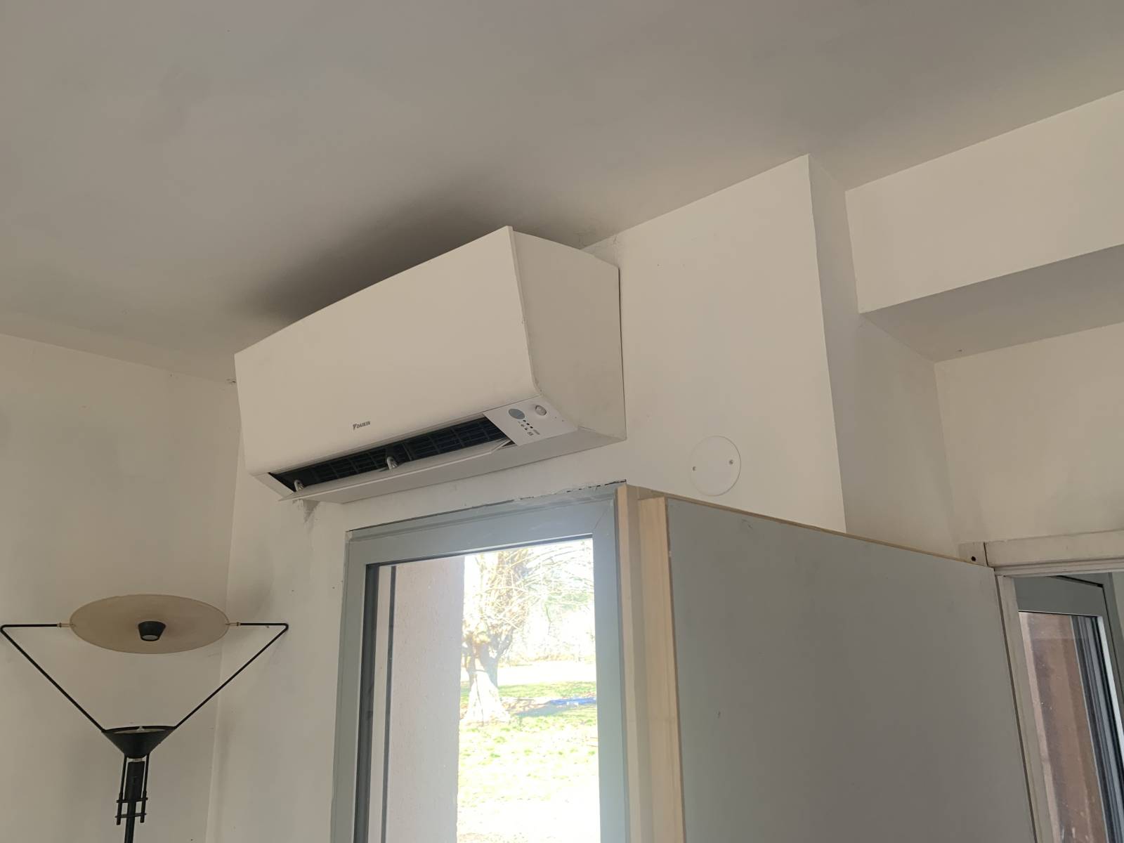 Pourquoi choisir l'installation d'une climatisation réversible tri split DAIKIN à Sanguinet pour votre rénovation