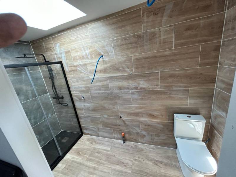 Transformation complète par Bardon Plomberie de la plomberie d’une salle d'eau à La Teste-de-Buch