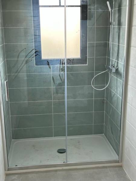 Transformation complète de la plomberie d’une salle d'eau à La Teste-de-Buch par Bardon Plomberie